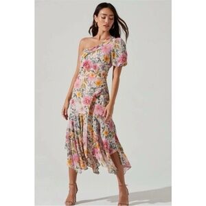 Astr The Label One Shoulder Floral Dress